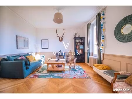 maison 8 pièces 160 m²