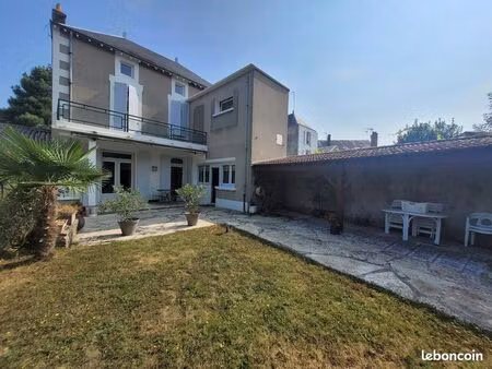 maison familiale - 230 m²