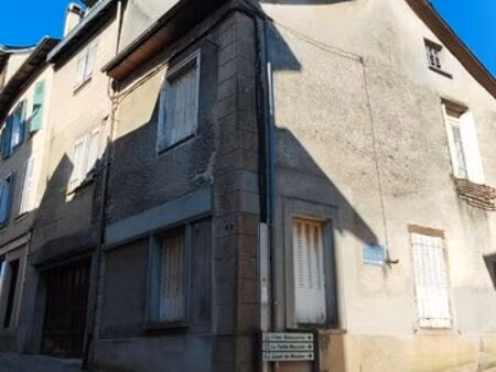 maison en pierre à rénover – uzerche centre – 16 900