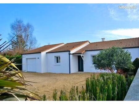 maison de plain pied 95 m2 à vouillé (79)