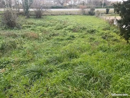 terrain constructible de 900 m2