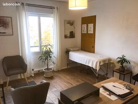 bureau + salle d'attente + archive + wc  brive