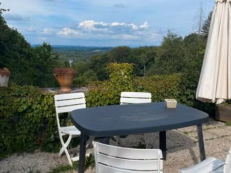 maison sur les hauteurs de meymac