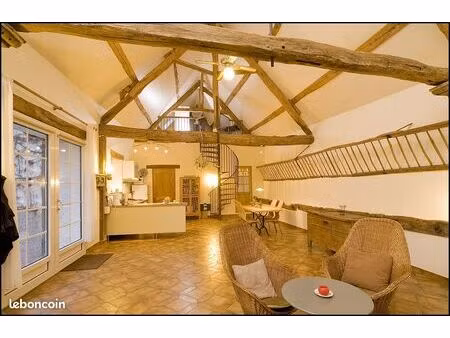 ancienne écurie restaurée du xviii e