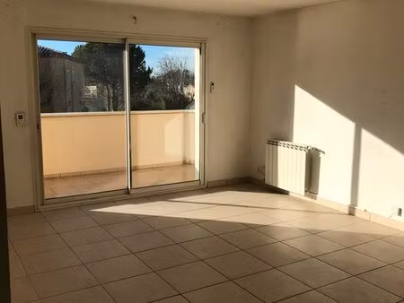 t3 piscine et parking