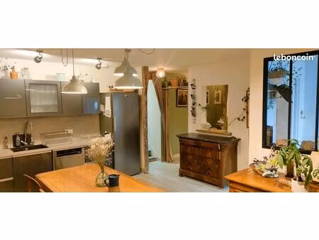 vaste maison rénovée + grande dépendance + appartement