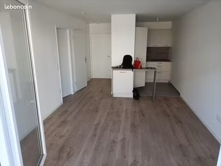 f2 en parfait état à 20mn de paris