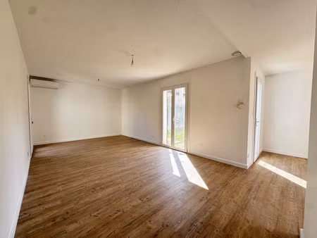 maison t3 de 76 m2 de surface utile avec garage et jardin (à