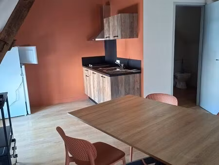 superbe t1 poutres apparentes