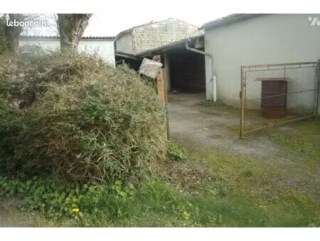 local divers 122 m² la foye monjault