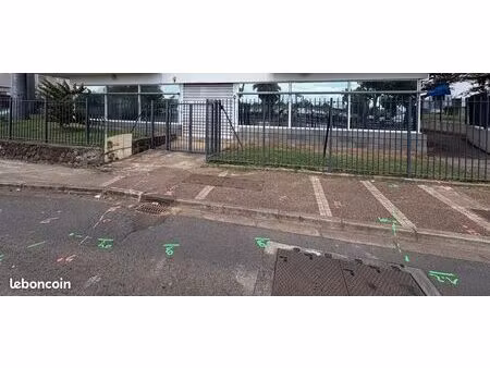 champ fleuri - local commercial / professionnel 250 m² – excellente visibilité