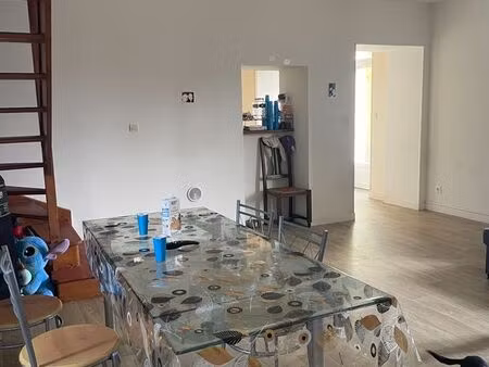 a louer t3 avec cour privative