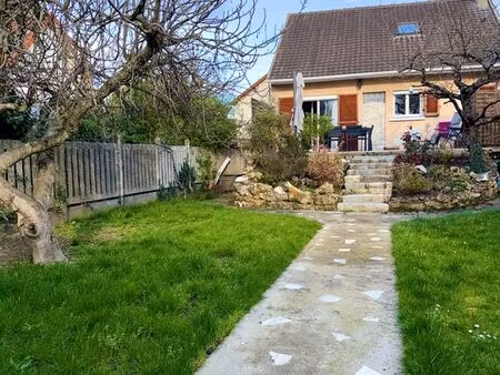 belle maison familiale non mitoyenne – 113 m² – sous-sol total – terrain 341 m²
