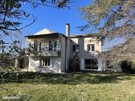 maison 8 pièces 180 m²