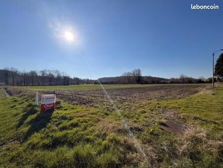 terrain 1 055 m² liercourt