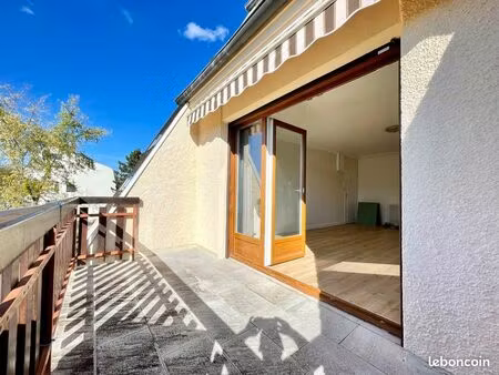 appartement de type 3 / terrasse / fraîchement rénové bénéficiant d'une superbe vue