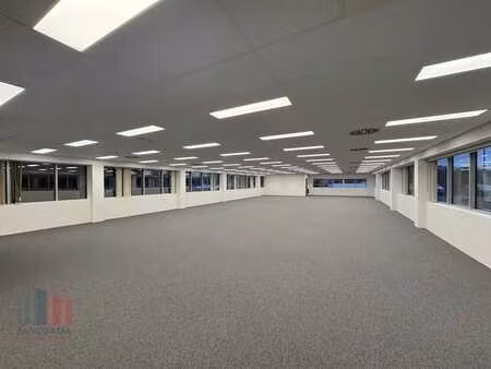 kwalitatieve kantoorruimte van 961 m² met uitstekende ber...