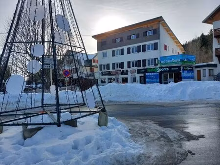 vente commerce 19 pièces 700 m² saint-alban-leysse (73230)