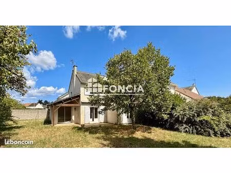 maison familiale - proche commerce et ecoles