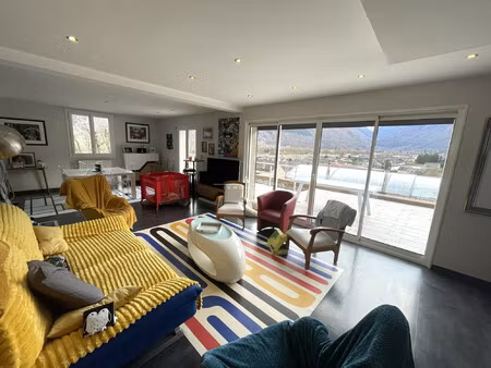 mangnifique maison avec piscine vue plein sud