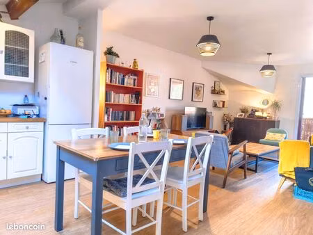 rare  maison familiale atypique 100 m² au plancher (88 m² loi carrez) avec salle insonoris