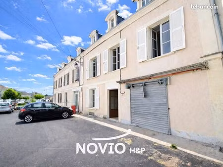 maison 1 pièce 210 m²