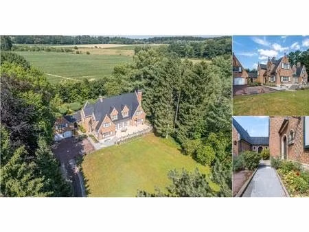 villa à vendre avec garage et terrasse   waterloo (vbd96441)