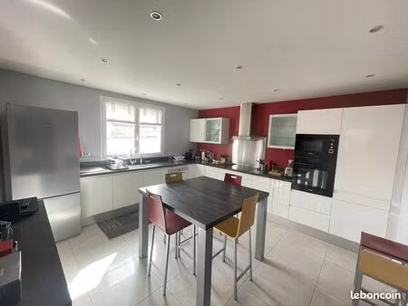 maison 5 pièces 157 m²