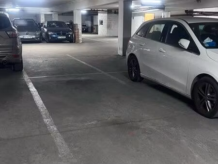 place de parking à louer