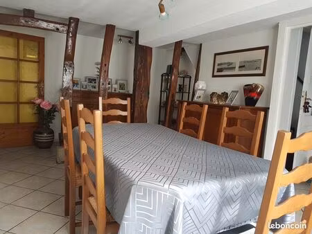 maison de 88 m2  3 chambres  garage et jardinet en excellent état