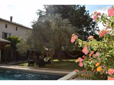 authentique maison provençale de 250 m2au coeur du village de sainte cécile les vignes plu