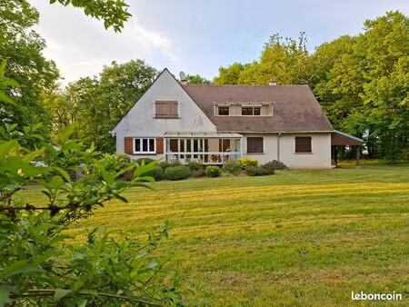 maison campagne 208m²  8 pièces + dépendances sur 38 838 m² de terrain en partie boisé