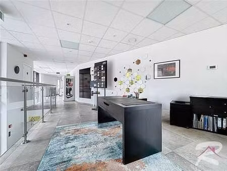 superbe surface commerciale idealement situee