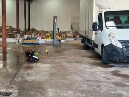 à louer – dépôt / local de stockage de 600 m² – dijon centre