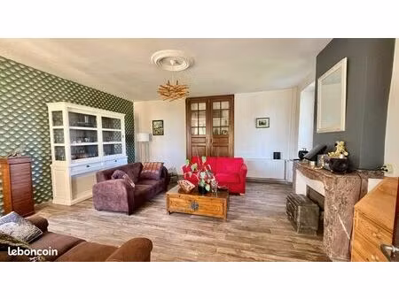 maison 6 pièces 240 m²