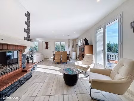 bien rare - appartement 177 m² esprit maison dans petite copropriété (2 lots) très faibles