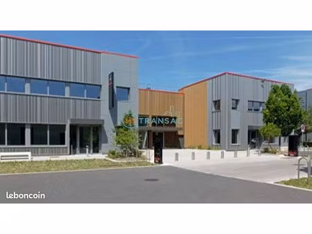 local industriel 1 670 m²