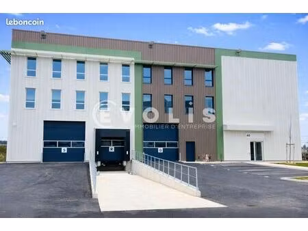 local d'activité 1 543 m²