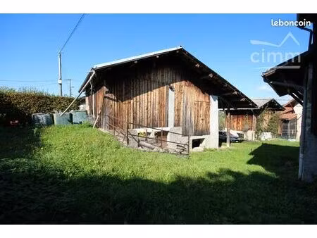 grange 2 pièces 200 m²