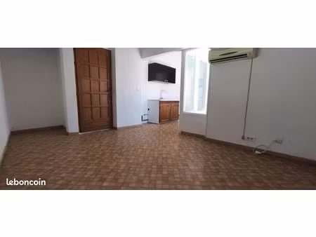 orange centret2 33m2 ascenseur terrasse 540