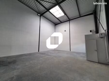 local d'activité 112 m²