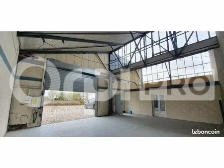 local d'activité 101 m²