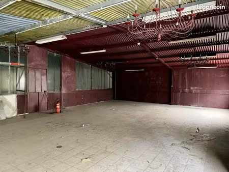 local commercial 2100 m² saint-denis