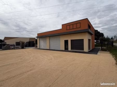 à louer – locaux commerciaux – 1500 m² de terrain –serignan du comtat- emplacement premium
