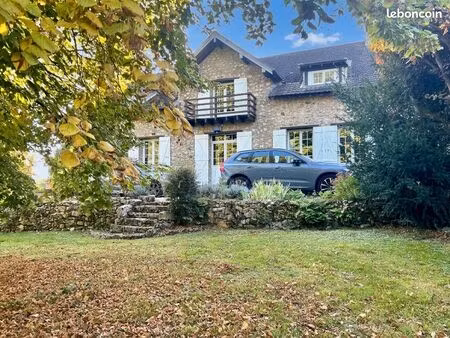 propriété 10 pièces 300 m²