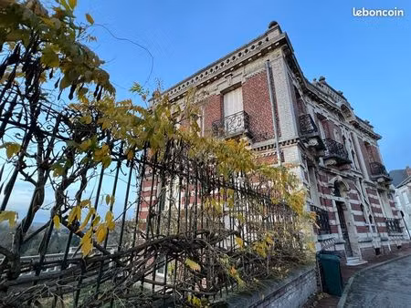 maison de maitre atypique avec une vue panoramique