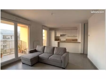 appartement 3 pièces neuf meublé 64 m² + loggia + parking – 4ᵉ étage – proche métro ligne 
