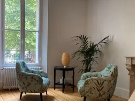 bureau 14 m² dans le centre de prévention santé de fontainebleau – idéal profession libéra