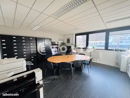 bureau 373 m²