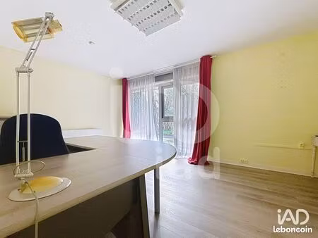 bureaux 70 m² vaux-le-pénil